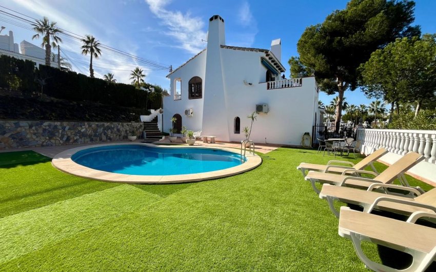 Herverkoop - Villa -
Villamartin - Costa Blanca