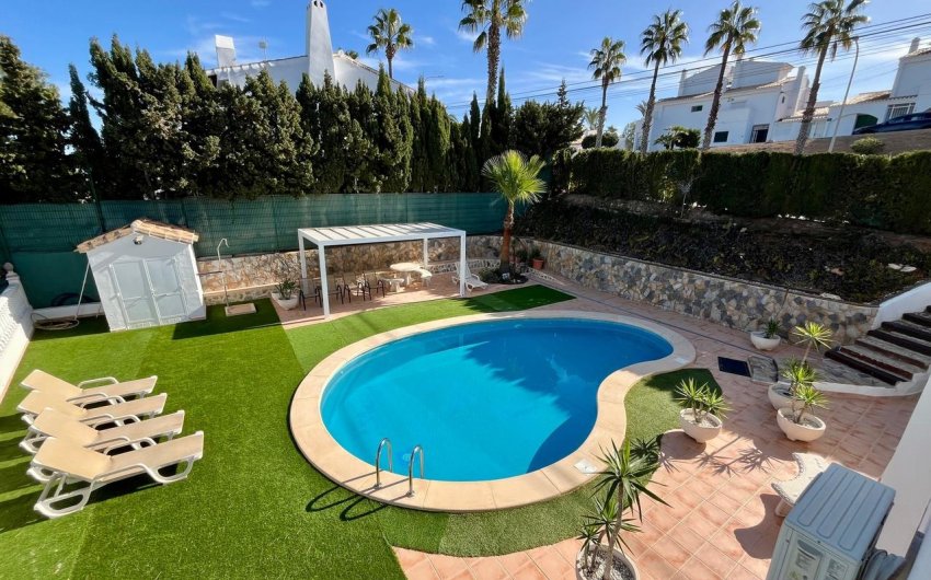 Herverkoop - Villa -
Villamartin - Costa Blanca