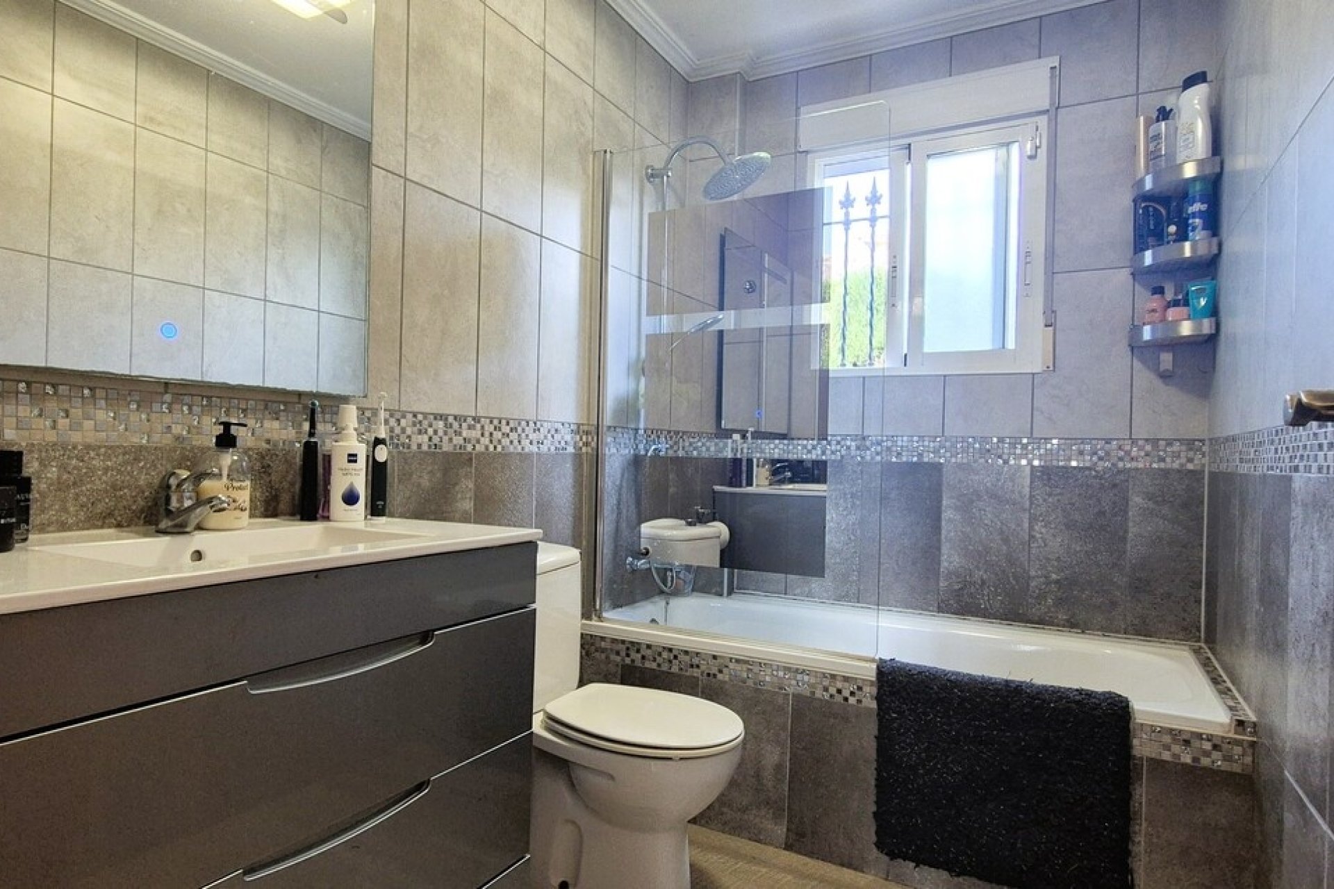 Herverkoop - Villa -
Villamartin - Costa Blanca