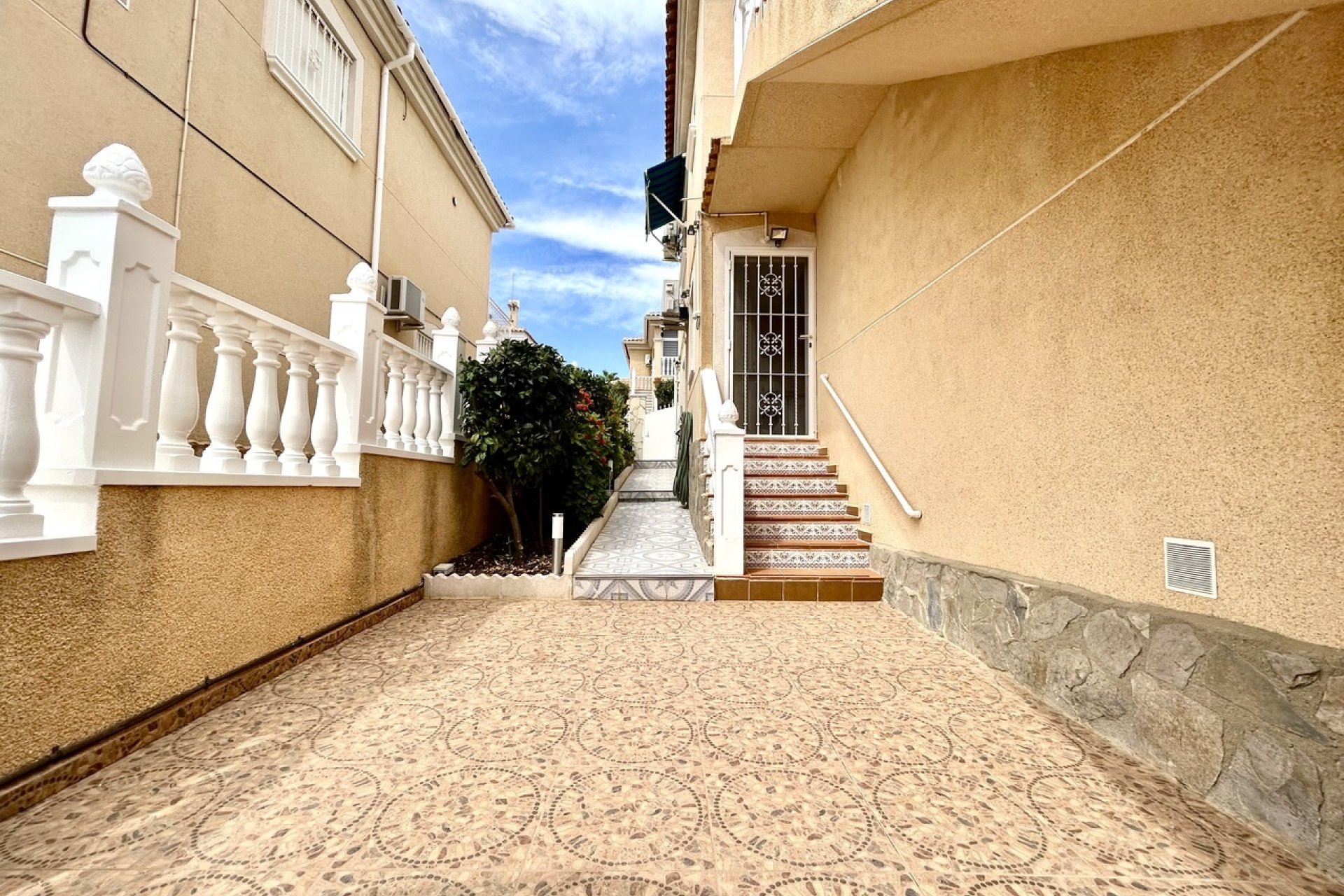 Herverkoop - Villa -
Villamartin - Costa Blanca