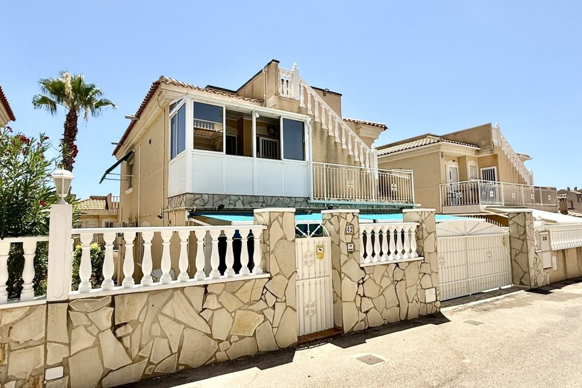 Herverkoop - Villa -
Villamartin - Costa Blanca