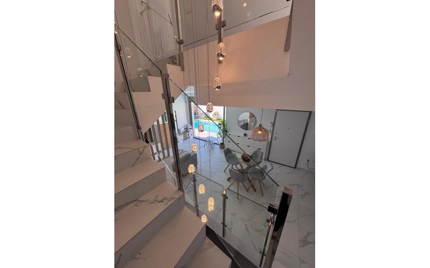 Herverkoop - Villa -
Villamartin - Costa Blanca