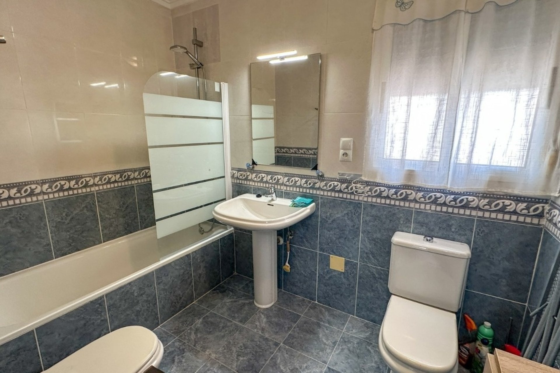 Herverkoop - Villa -
Villamartin - Costa Blanca