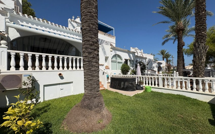 Herverkoop - Villa -
Villamartin - Costa Blanca