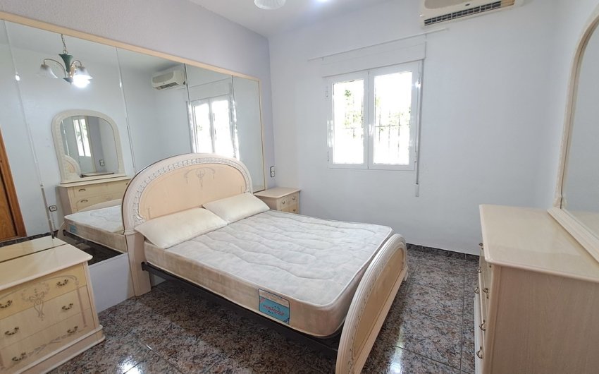 Herverkoop - Villa -
Villamartin - Costa Blanca