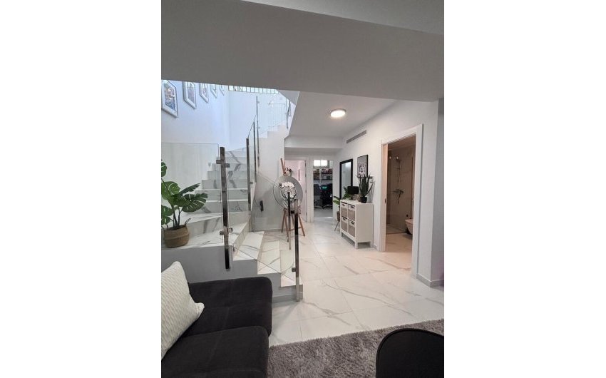 Herverkoop - Villa -
Villamartin - Costa Blanca