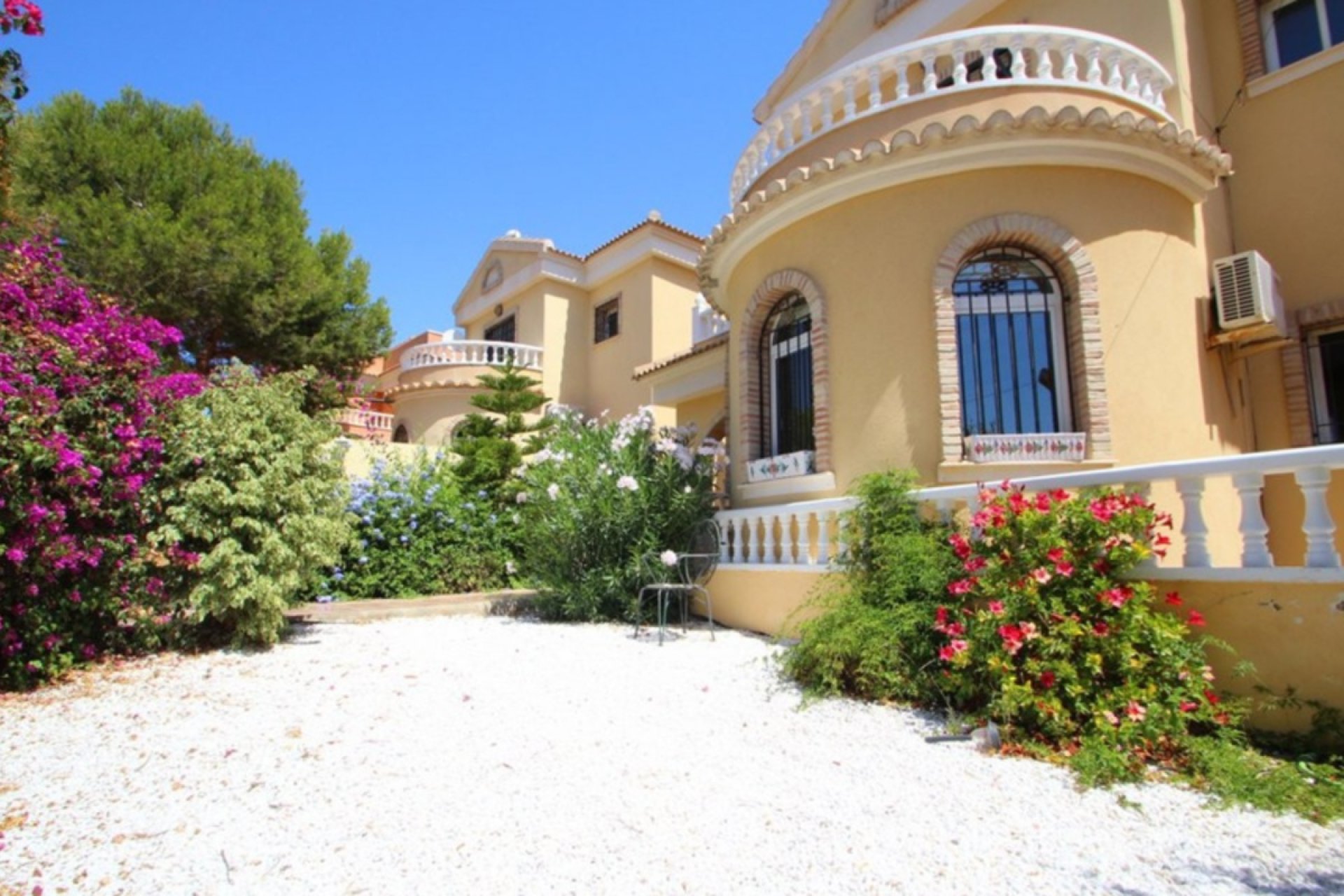 Herverkoop - Villa -
Villamartin - Costa Blanca