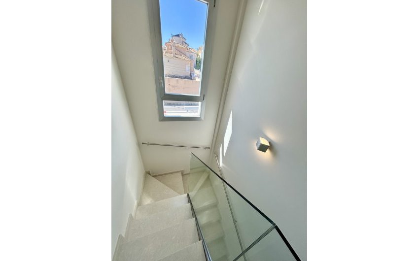 Herverkoop - Villa -
Villamartin - Costa Blanca