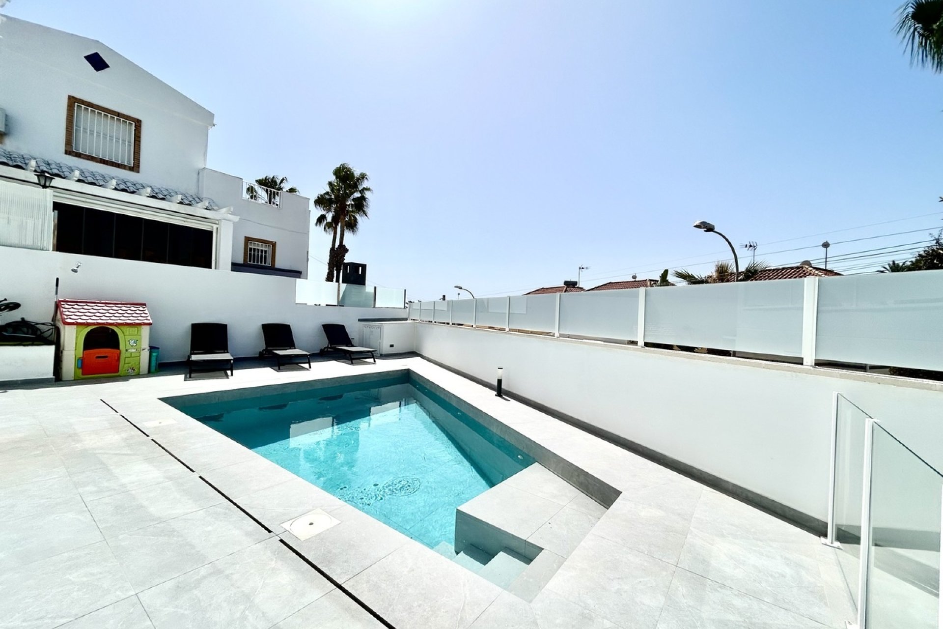 Herverkoop - Villa -
Villamartin - Costa Blanca