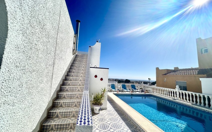Herverkoop - Villa -
Villamartin - Costa Blanca