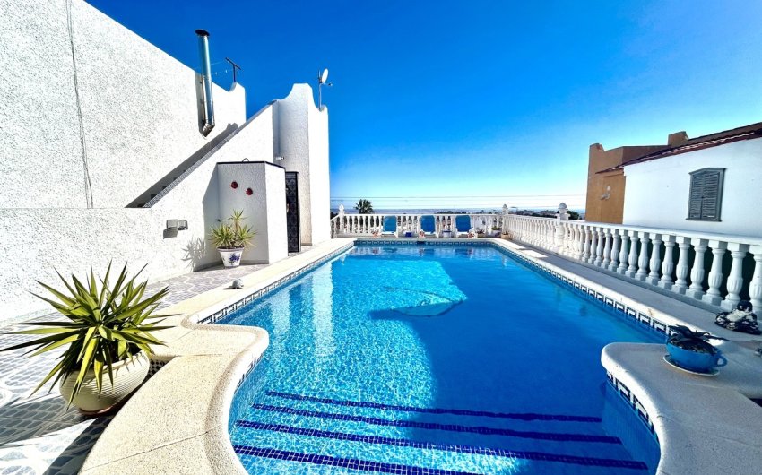 Herverkoop - Villa -
Villamartin - Costa Blanca