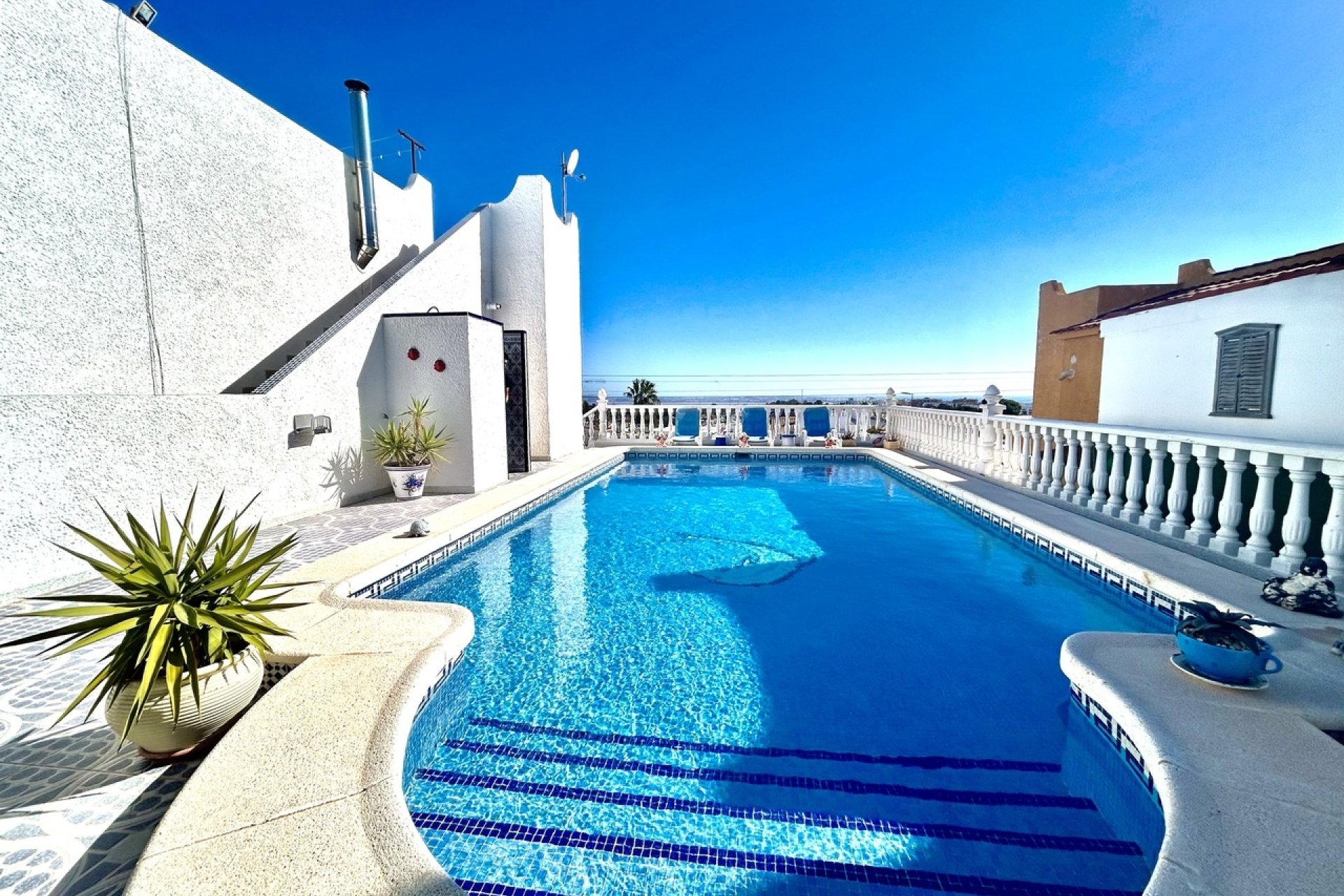 Herverkoop - Villa -
Villamartin - Costa Blanca