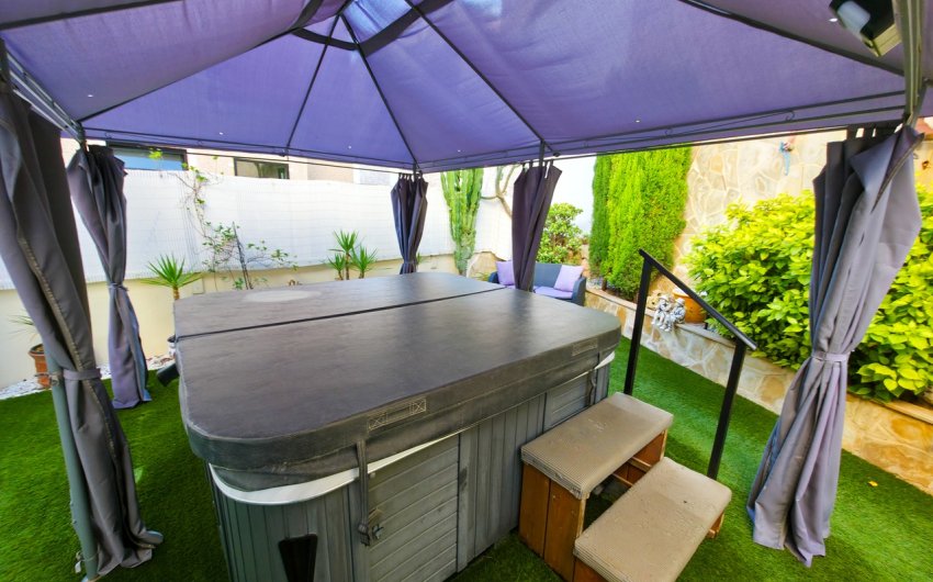 Herverkoop - Villa -
Villamartin - Costa Blanca