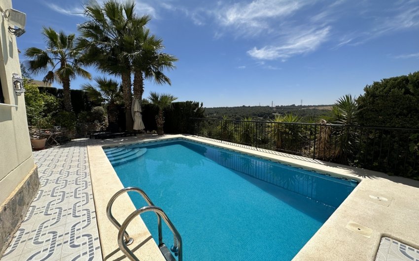 Herverkoop - Villa -
Villamartin - Costa Blanca