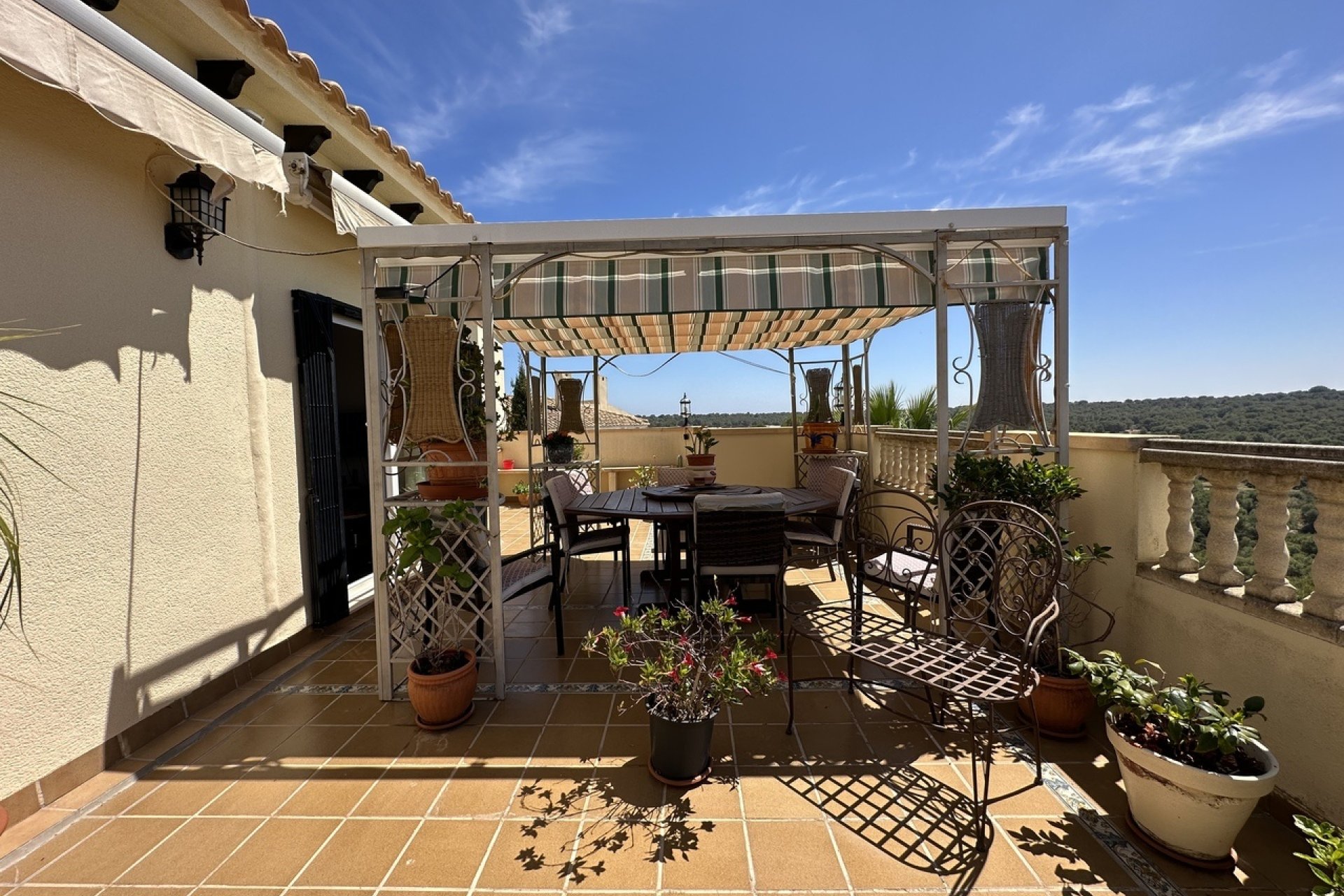 Herverkoop - Villa -
Villamartin - Costa Blanca
