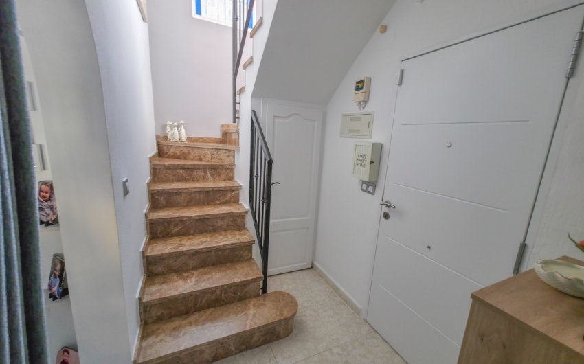 Herverkoop - Villa -
Villamartin - Costa Blanca