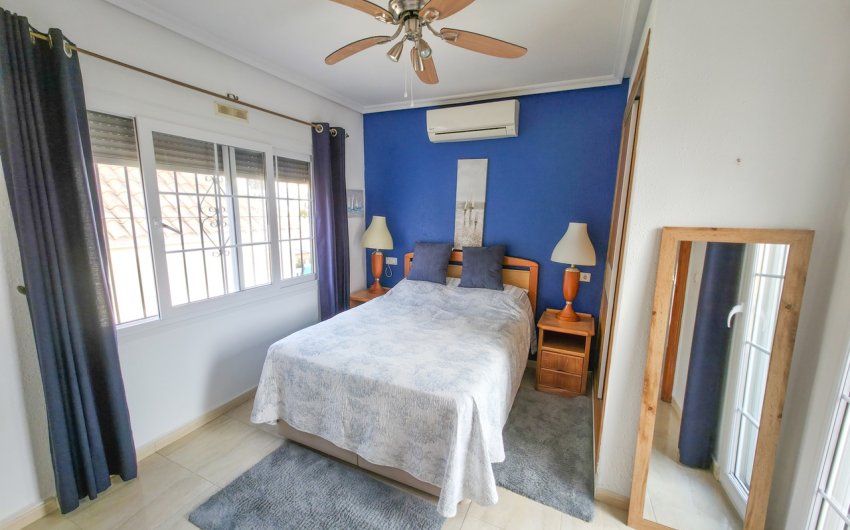 Herverkoop - Villa -
Villamartin - Costa Blanca