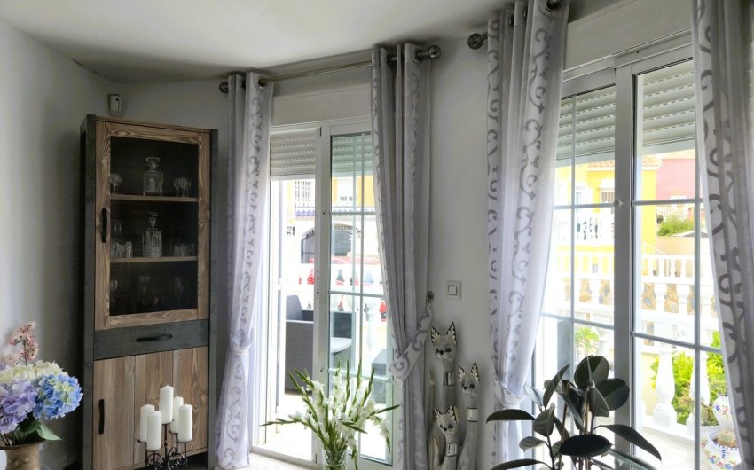 Herverkoop - Villa -
Villamartin - Costa Blanca