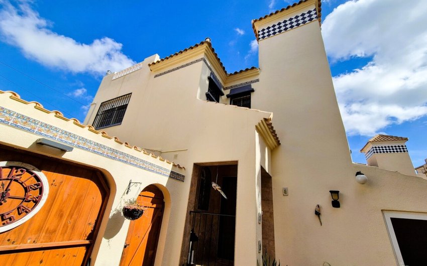 Herverkoop - Villa -
Villamartin - Costa Blanca
