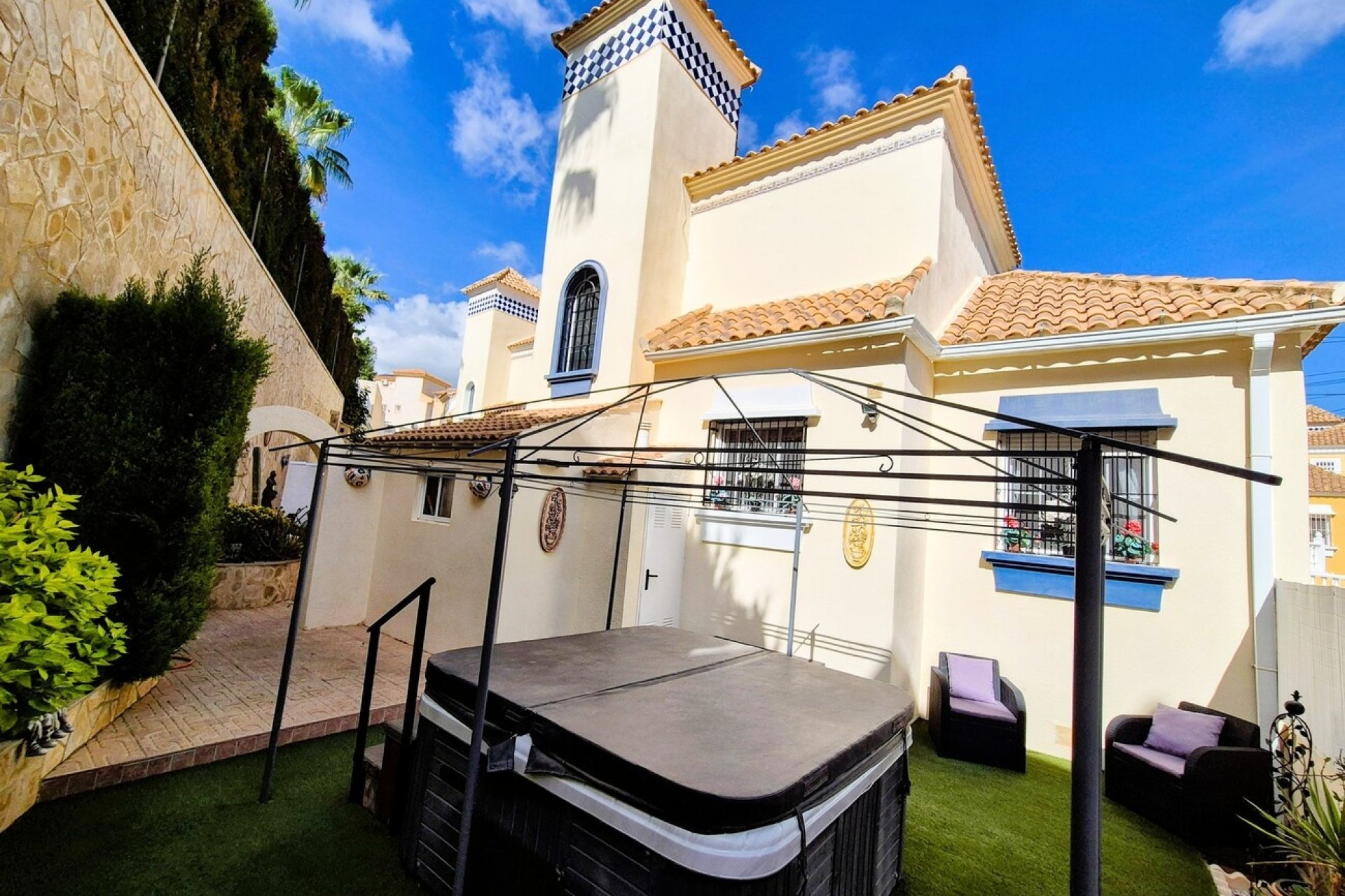 Herverkoop - Villa -
Villamartin - Costa Blanca