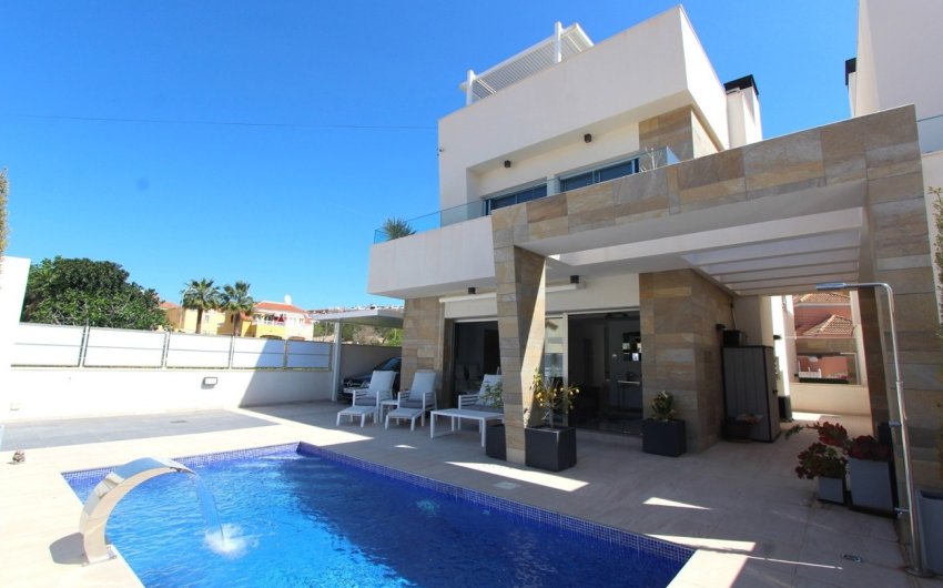 Herverkoop - Villa -
Villamartin - El Galan