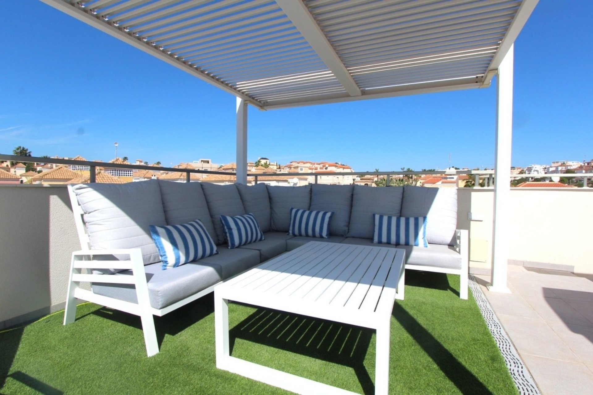 Herverkoop - Villa -
Villamartin - El Galan
