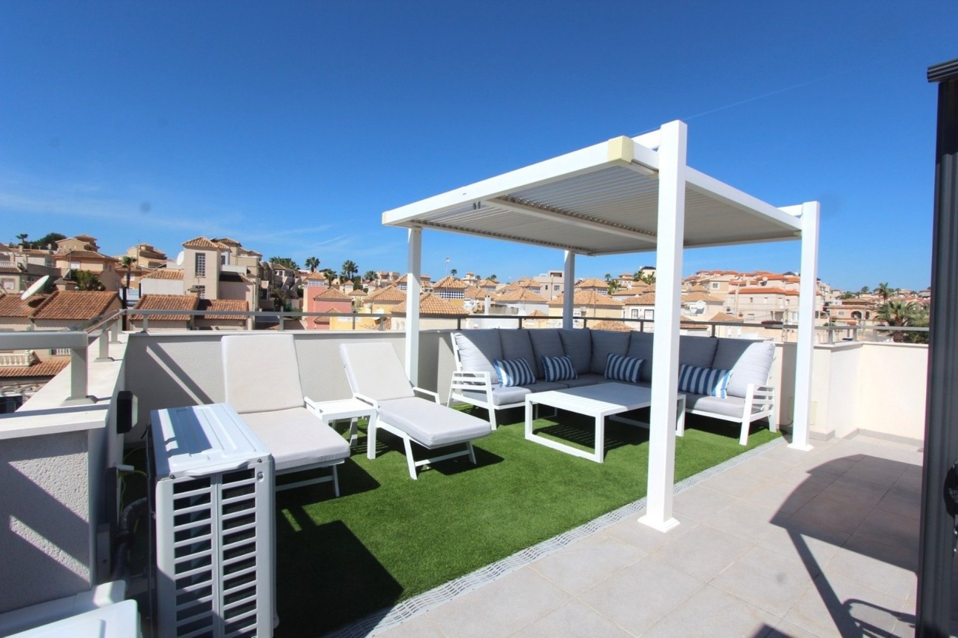 Herverkoop - Villa -
Villamartin - El Galan