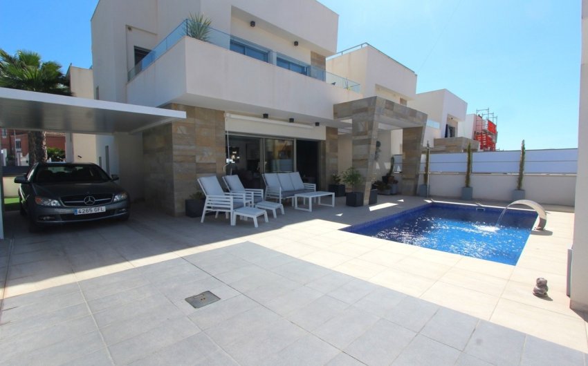 Herverkoop - Villa -
Villamartin - El Galan