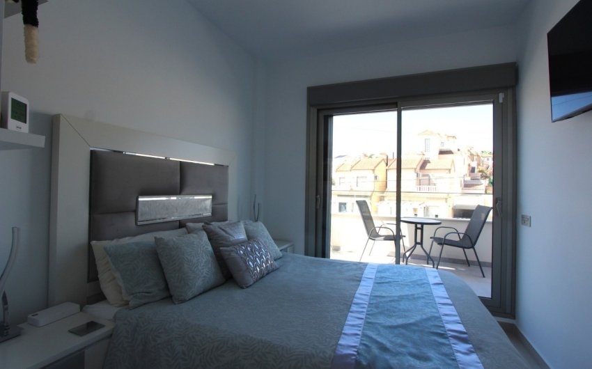 Herverkoop - Villa -
Villamartin - El Galan