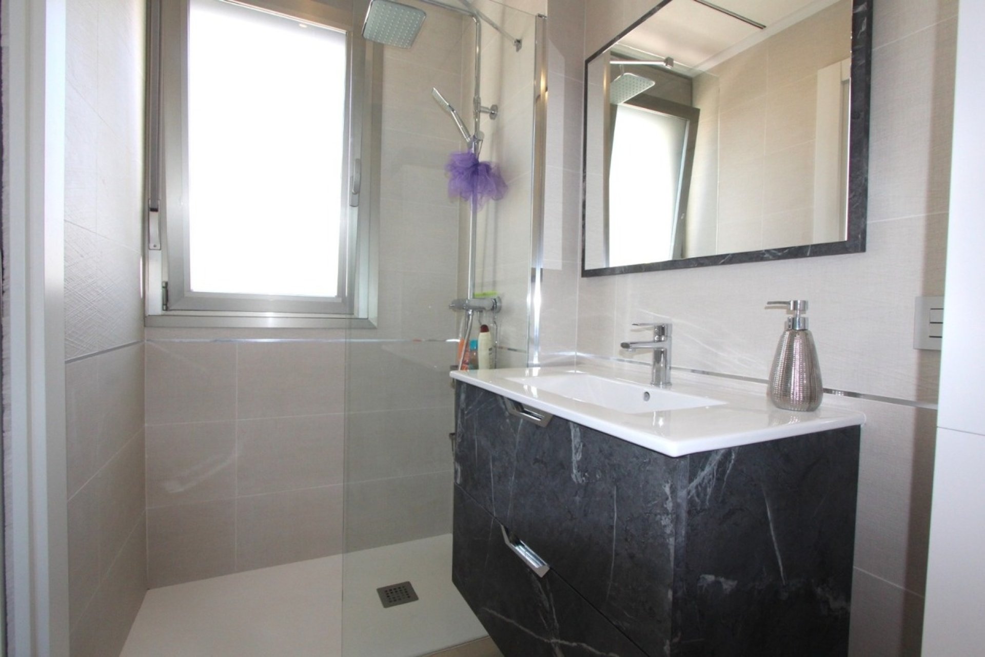 Herverkoop - Villa -
Villamartin - El Galan