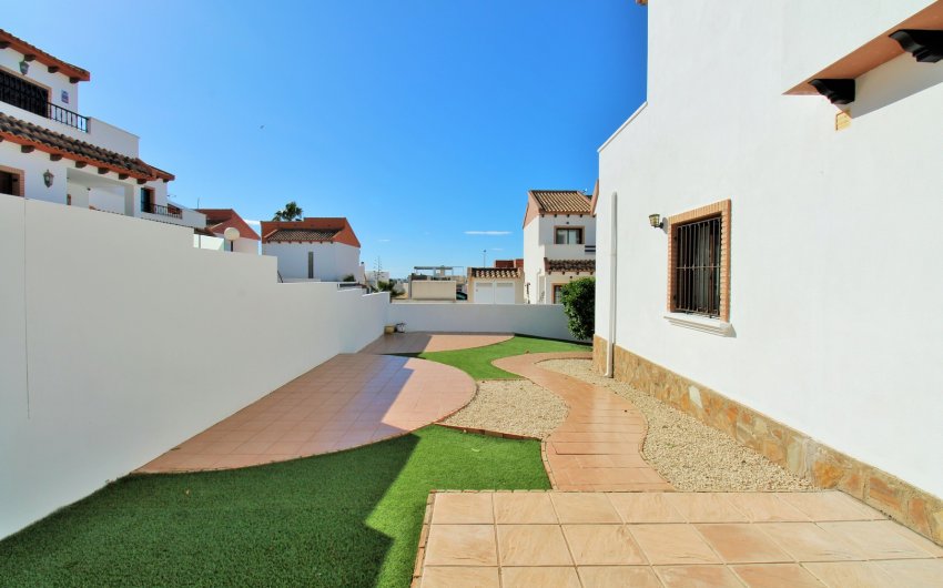 Herverkoop - Villa -
Villamartín - PAU 8