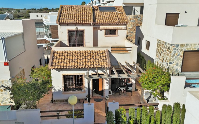 Herverkoop - Villa -
Villamartín - PAU 8