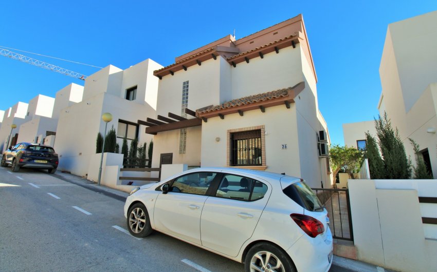 Herverkoop - Villa -
Villamartín - PAU 8