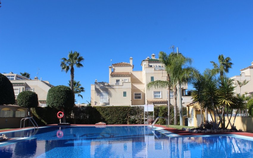 Herverkoop - Villa -
Villamartín - PAU 8