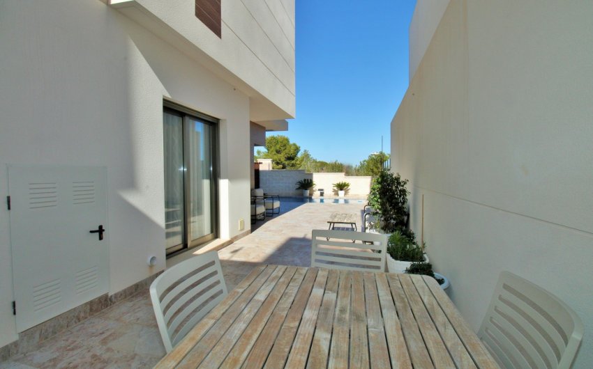 Herverkoop - Villa -
Villamartín