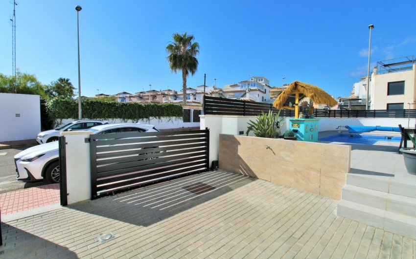 Herverkoop - Villa -
Villamartín