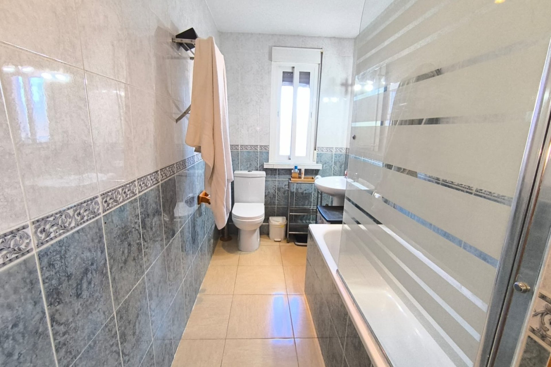 Herverkoop - Villa -
Villena - Inland