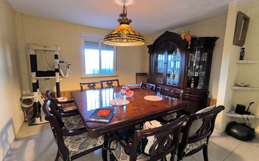 Herverkoop - Villa -
Villena - Inland