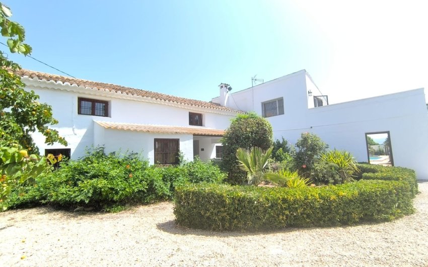 Herverkoop - Villa -
Villena - Inland