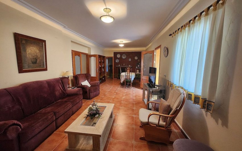 Herverkoop - Villa -
Villena