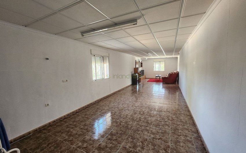 Herverkoop - Villa -
Villena