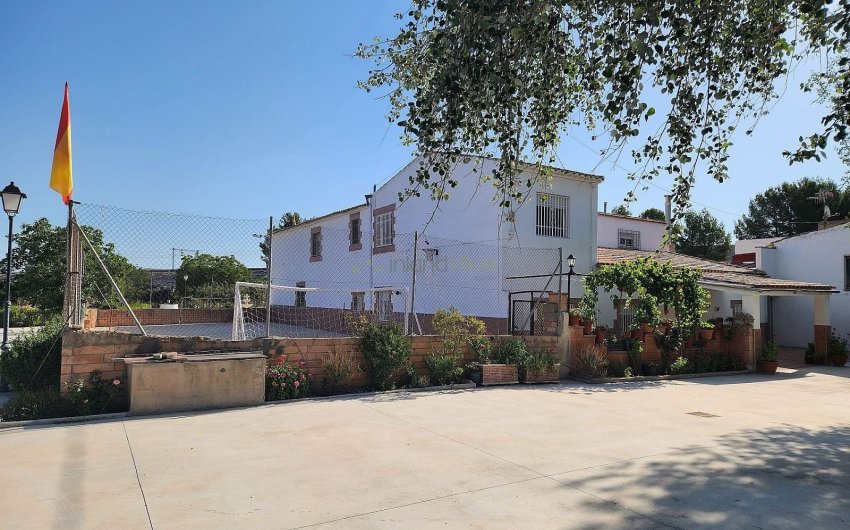 Herverkoop - Villa -
Villena