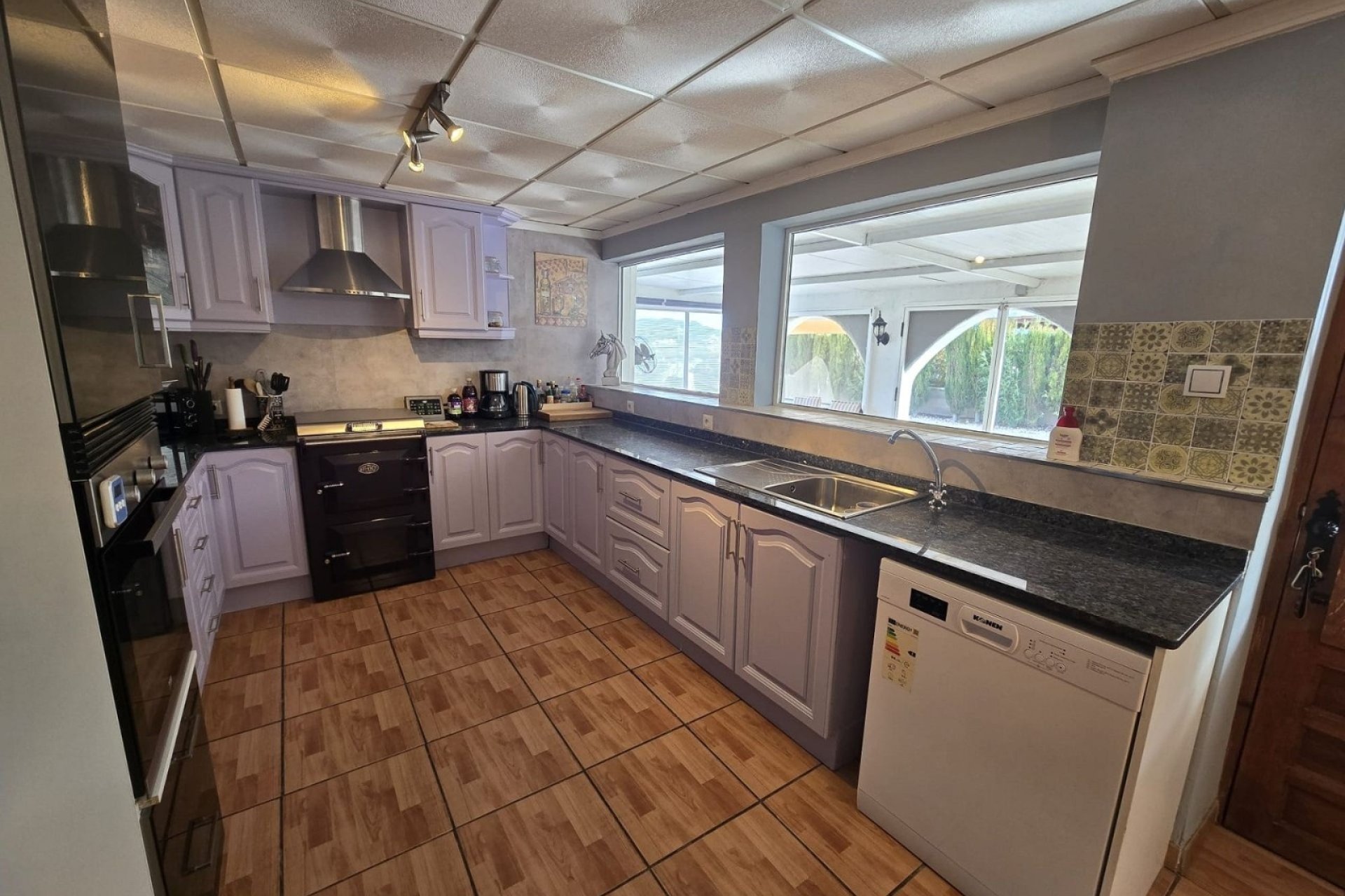 Herverkoop - Villa -
Villena