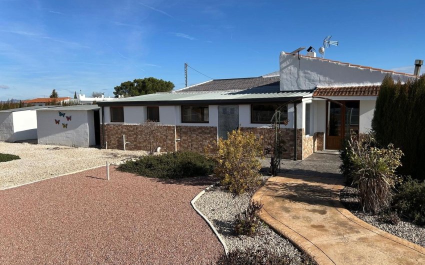 Herverkoop - Villa -
Villena