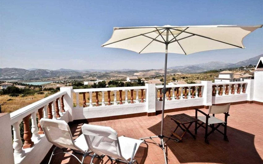 Herverkoop - Villa -
Vinuela - Inland