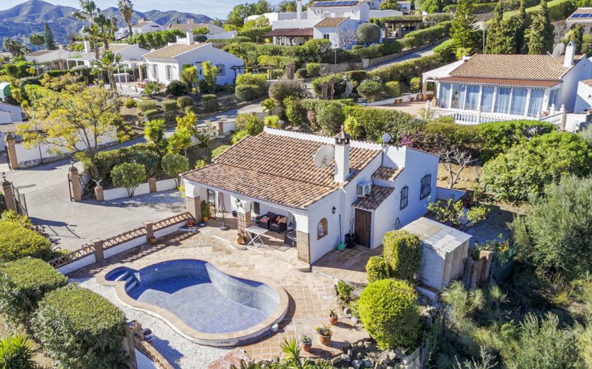 Herverkoop - Villa -
Vinuela - Inland