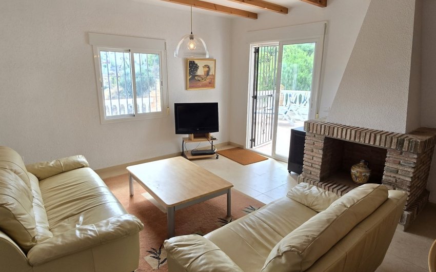 Herverkoop - Villa -
Vinuela - Inland