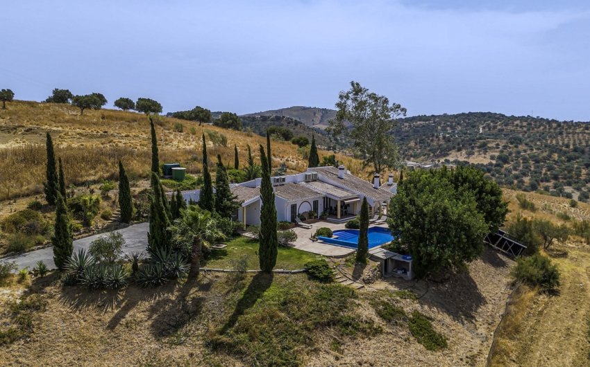 Herverkoop - Villa -
Vinuela - Inland