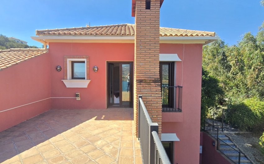 Herverkoop - Villa -
Vinuela - Inland