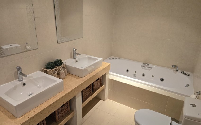 Herverkoop - Villa -
Vinuela - Inland